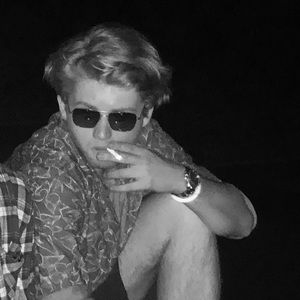 Meet your Posher, Davis